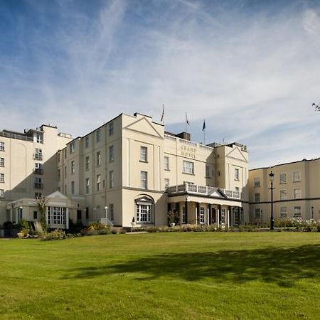 Hotel The Grand Малахайд Екстериор снимка